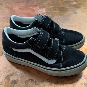 Vans kids Black and White Velcro Sneakers